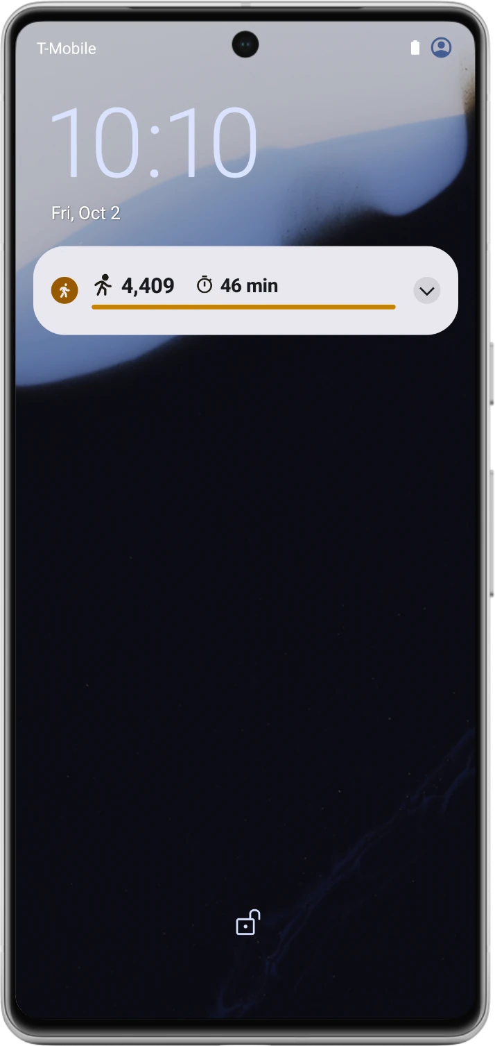 Nivio's steps and time on the phone's lock screen